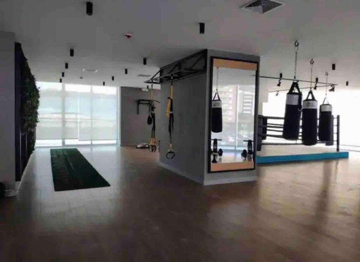 Lovely View Building Heated Pool Gym Turco Wifi Apartamento